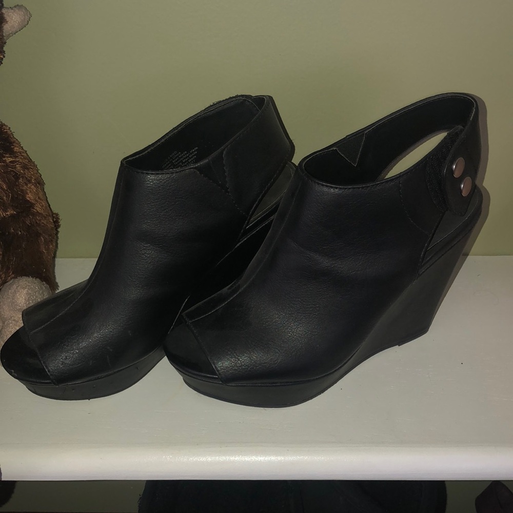 Wedge open toe